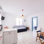Fivos Apartament *