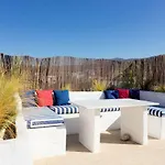 Fivos Apartament *