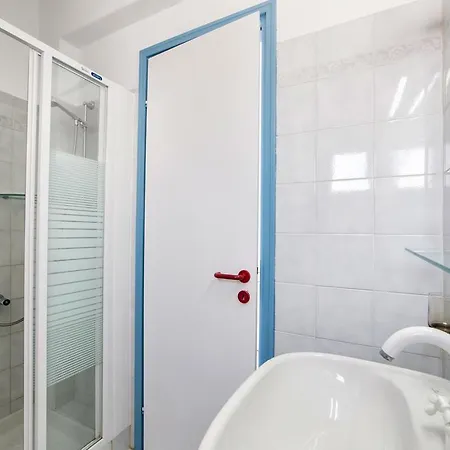 Apartament Fivos *