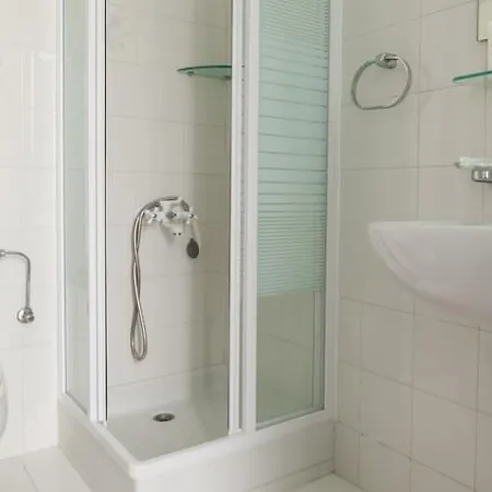 Fivos Appartement *