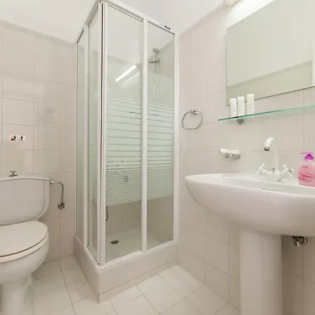 Apartment Fivos